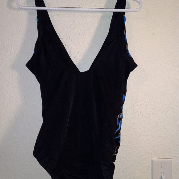 Inches Away Plus Size One Piece Bathing Suit - Picture 5 of 7